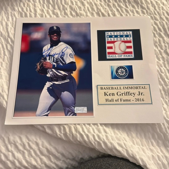 Ken Griffey Jr. autographed photo Seattle mariners - Picture 1 of 1